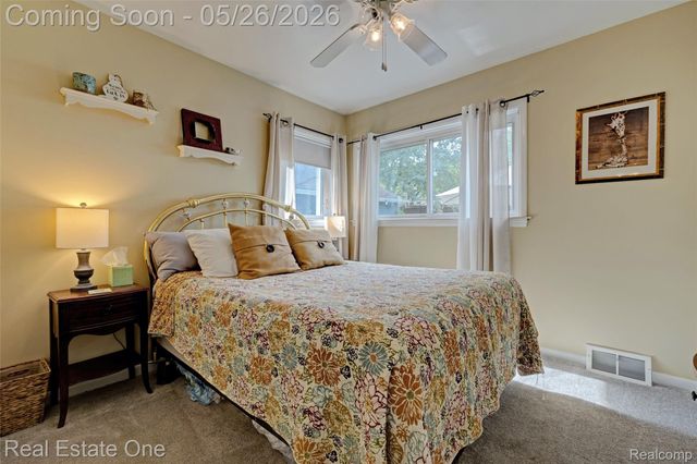 6394 Manson Drive, Waterford Charter Township, MI 48329