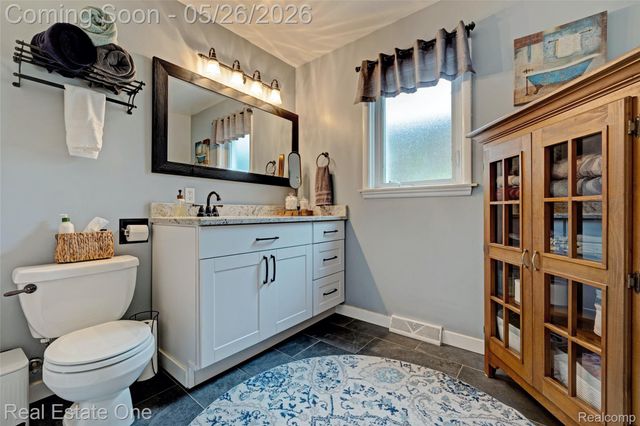 6394 Manson Drive, Waterford Charter Township, MI 48329