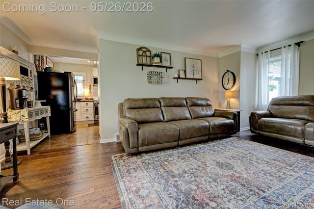 6394 Manson Drive, Waterford Charter Township, MI 48329