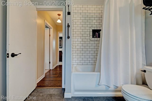 6394 Manson Drive, Waterford Charter Township, MI 48329