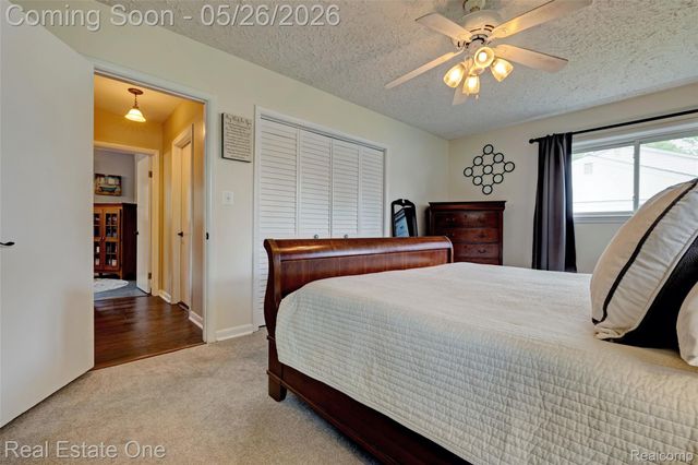 6394 Manson Drive, Waterford Charter Township, MI 48329