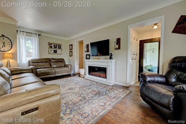 6394 Manson Drive, Waterford Charter Township, MI 48329