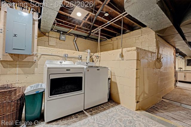 6394 Manson Drive, Waterford Charter Township, MI 48329