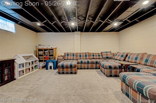 6394 Manson Drive, Waterford Charter Township, MI 48329