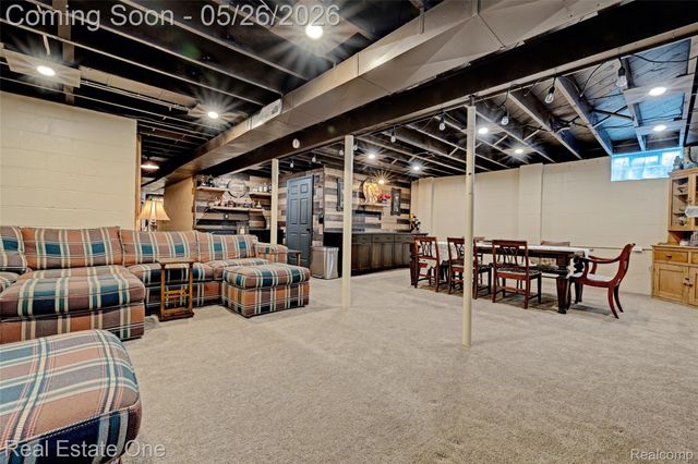 6394 Manson Drive, Waterford Charter Township, MI 48329