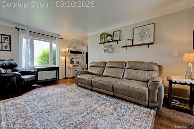 6394 Manson Drive, Waterford Charter Township, MI 48329