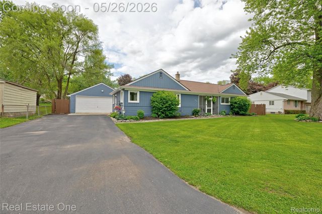 6394 Manson Drive, Waterford Charter Township, MI 48329