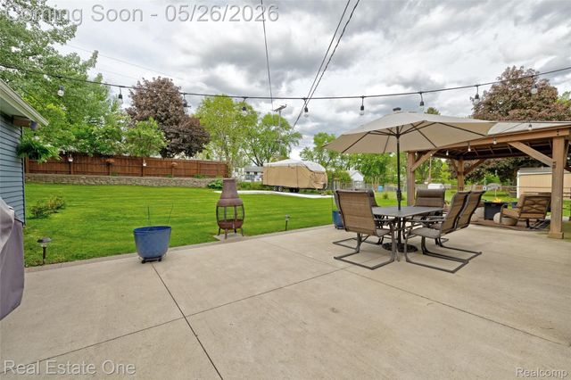 6394 Manson Drive, Waterford Charter Township, MI 48329