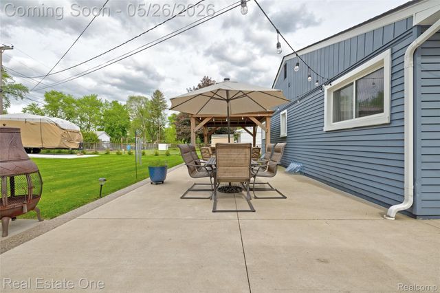6394 Manson Drive, Waterford Charter Township, MI 48329