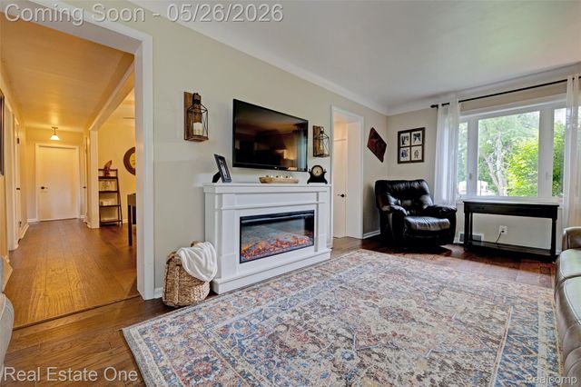 6394 Manson Drive, Waterford Charter Township, MI 48329