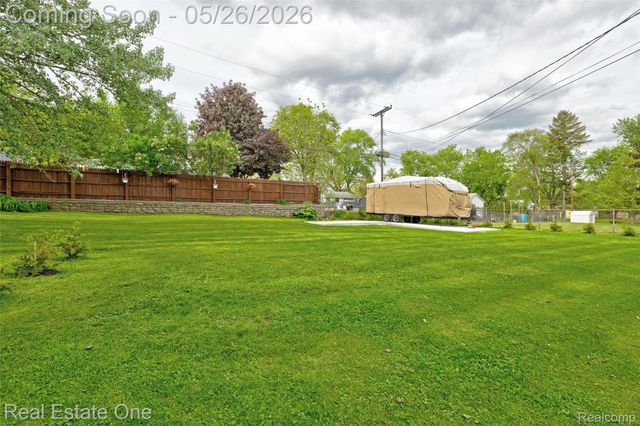 6394 Manson Drive, Waterford Charter Township, MI 48329