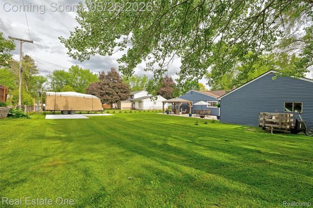 6394 Manson Drive, Waterford Charter Township, MI 48329