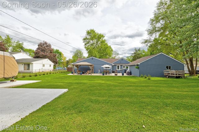 6394 Manson Drive, Waterford Charter Township, MI 48329