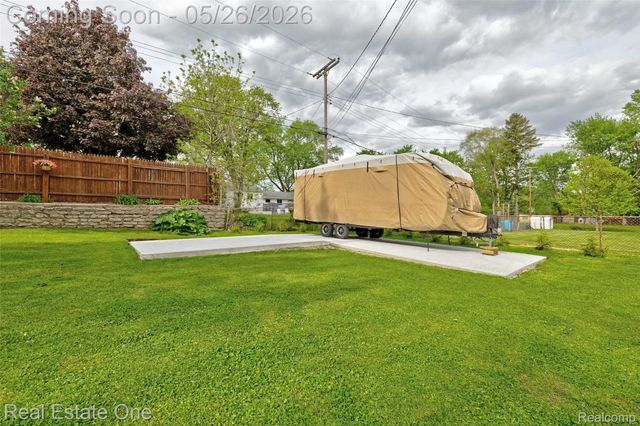 6394 Manson Drive, Waterford Charter Township, MI 48329