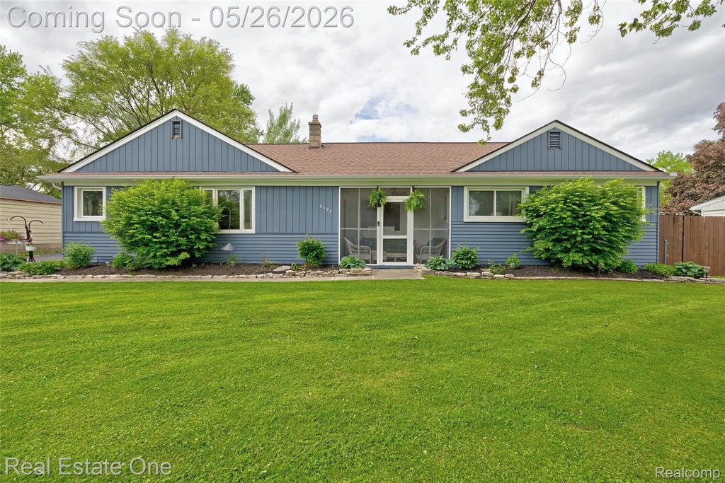 6394 Manson Drive, Waterford Charter Township, MI 48329