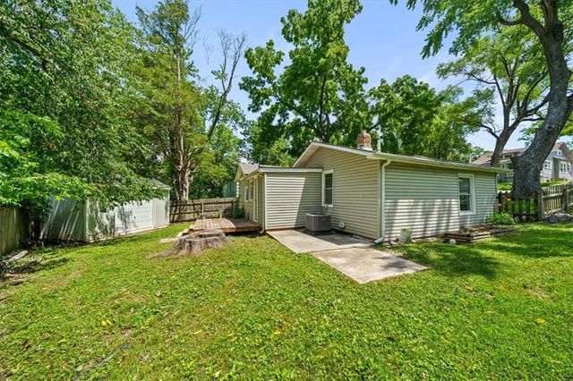 1524 S Home Avenue, Independence, MO 64052