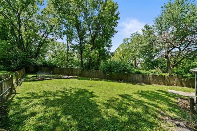 1524 S Home Avenue, Independence, MO 64052