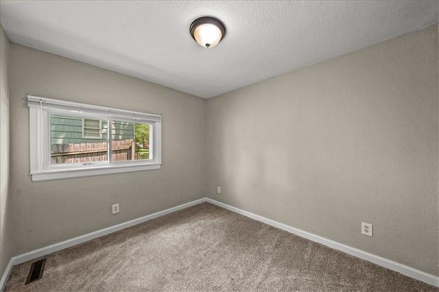1524 S Home Avenue, Independence, MO 64052