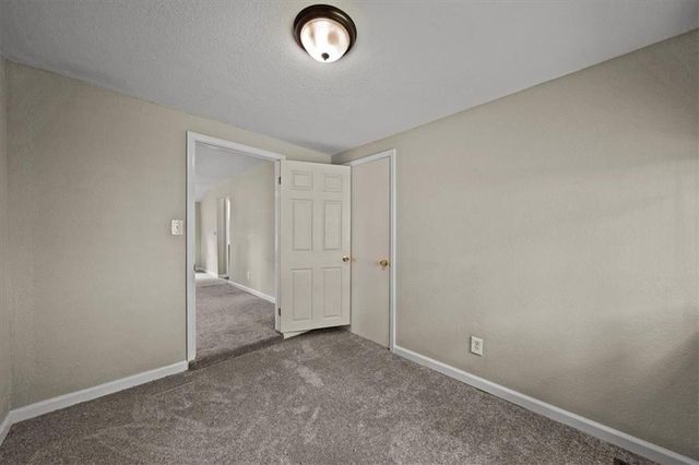 1524 S Home Avenue, Independence, MO 64052