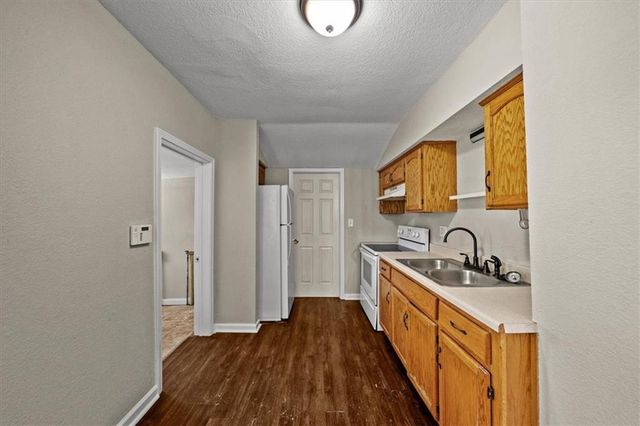 1524 S Home Avenue, Independence, MO 64052