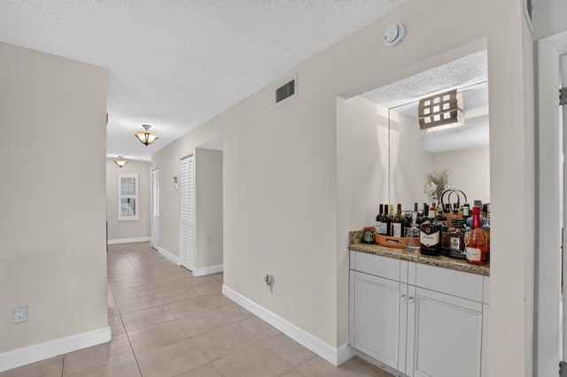 21211 Lago Circle C, Boca Raton, FL 33433