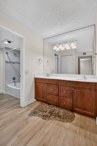 21211 Lago Circle C, Boca Raton, FL 33433