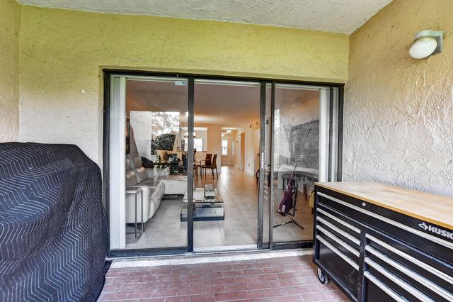 21211 Lago Circle C, Boca Raton, FL 33433