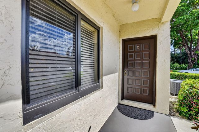21211 Lago Circle C, Boca Raton, FL 33433