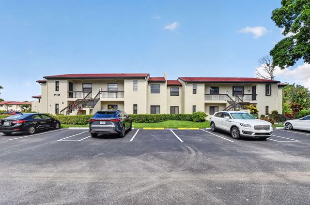 21211 Lago Circle C, Boca Raton, FL 33433