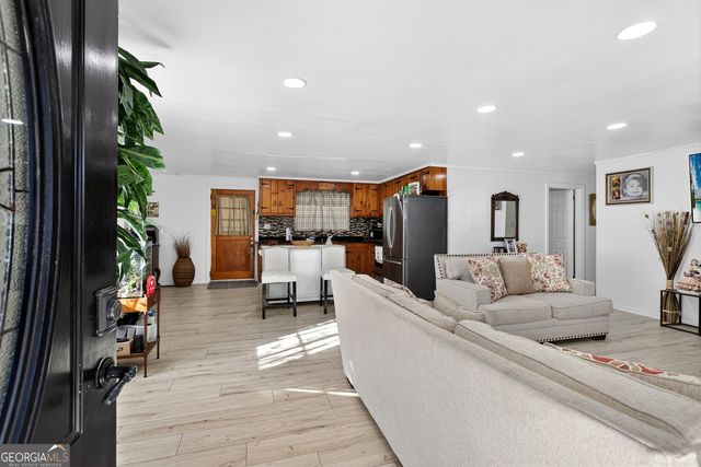 6593 Gresham Street, Union City, GA 30291