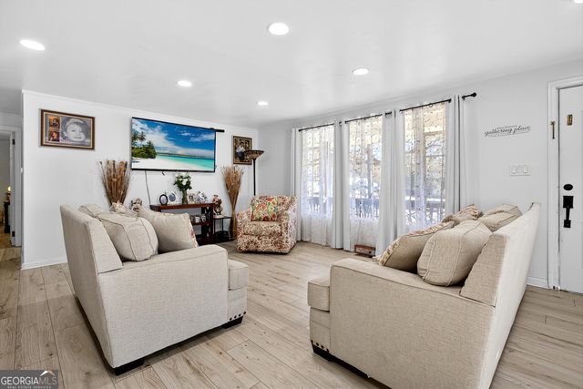 6593 Gresham Street, Union City, GA 30291