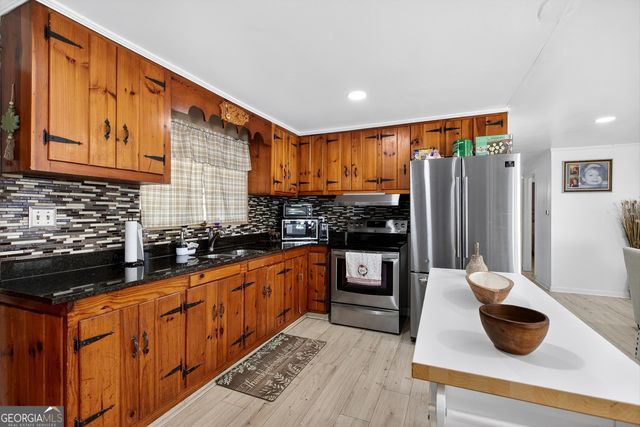 6593 Gresham Street, Union City, GA 30291