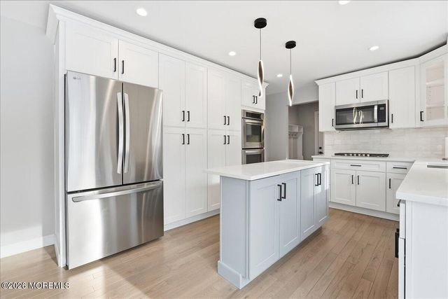 5 Wedgewood Lane, Holmdel, NJ 07733