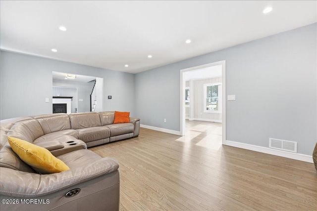 5 Wedgewood Lane, Holmdel, NJ 07733