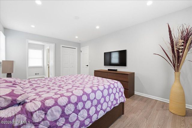 5 Wedgewood Lane, Holmdel, NJ 07733