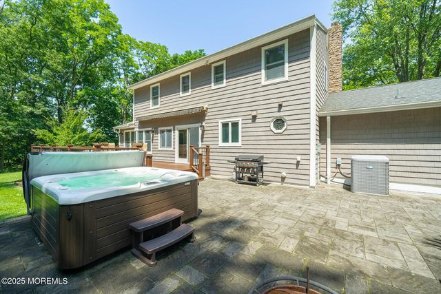 5 Wedgewood Lane, Holmdel, NJ 07733
