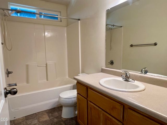 1288 SW Sturgeon Court, Grants Pass, OR 97527