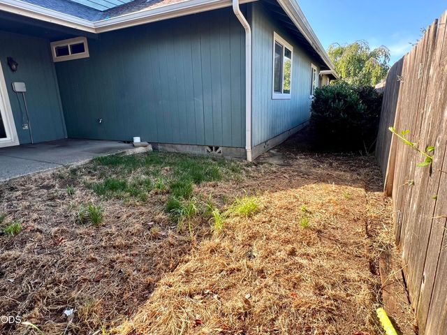 1288 SW Sturgeon Court, Grants Pass, OR 97527