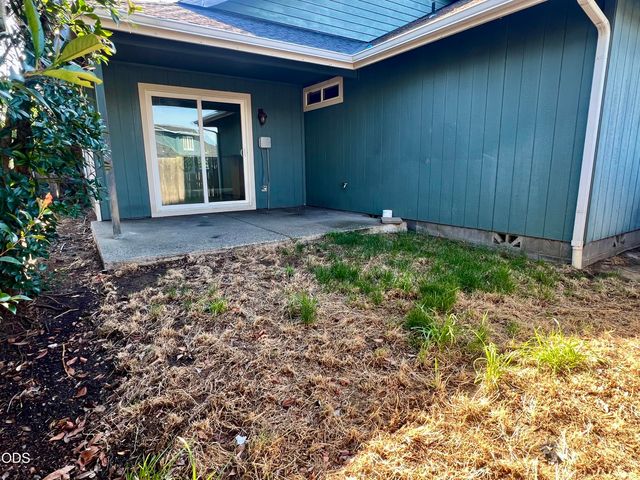 1288 SW Sturgeon Court, Grants Pass, OR 97527