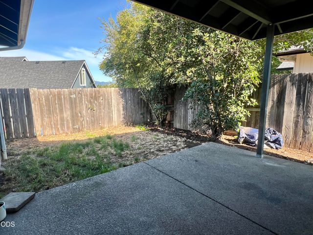 1288 SW Sturgeon Court, Grants Pass, OR 97527