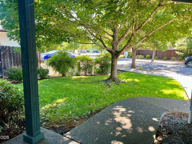 1288 SW Sturgeon Court, Grants Pass, OR 97527
