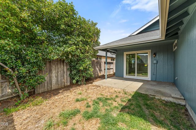 1288 SW Sturgeon Court, Grants Pass, OR 97527