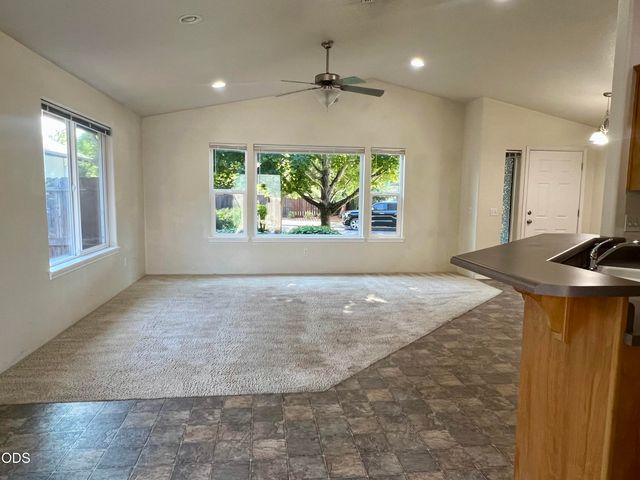 1288 SW Sturgeon Court, Grants Pass, OR 97527