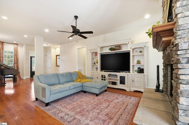 60 Montague Circle, Greenville, SC 29617