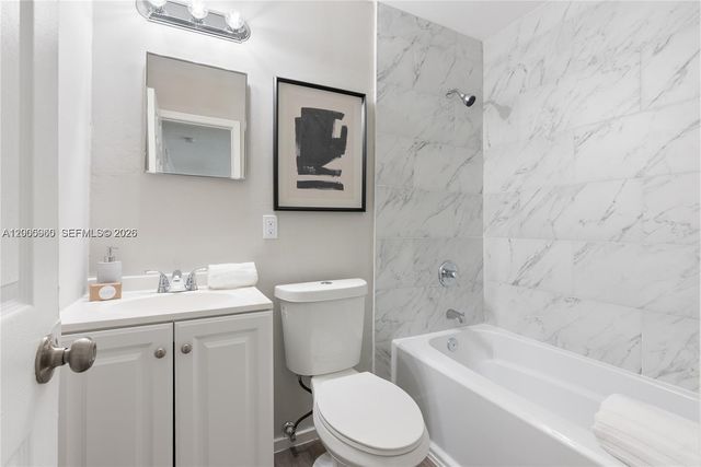 452 SW 4th Ave 6, Fort Lauderdale, FL 33315