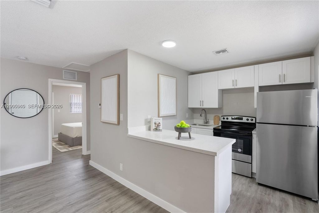 452 SW 4th Ave 6, Fort Lauderdale, FL 33315