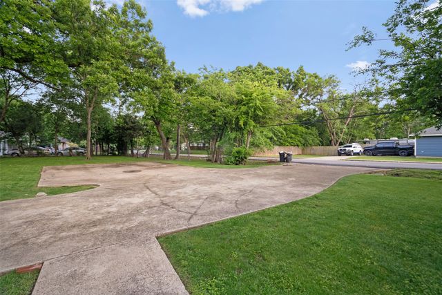 920 N Virginia Street, Terrell, TX 75160