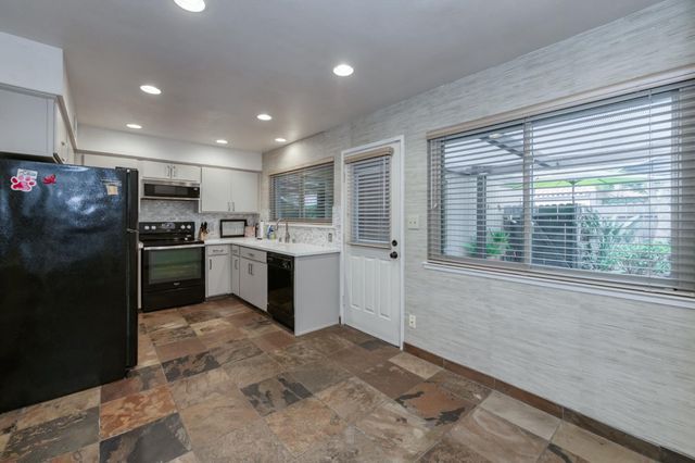 1763 W Santa Ana Avenue, Fresno, CA 93705