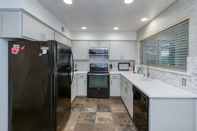 1763 W Santa Ana Avenue, Fresno, CA 93705