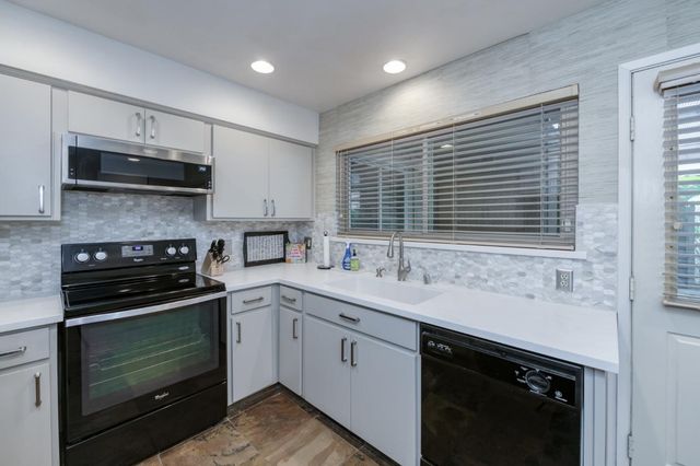 1763 W Santa Ana Avenue, Fresno, CA 93705